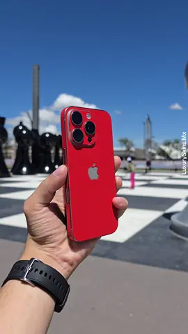 Skin wrap rojo mate 🏎️ Disponible para cualquier celular [No es funda]  #skin #wrap #Skins #iphoneskin #wraps 