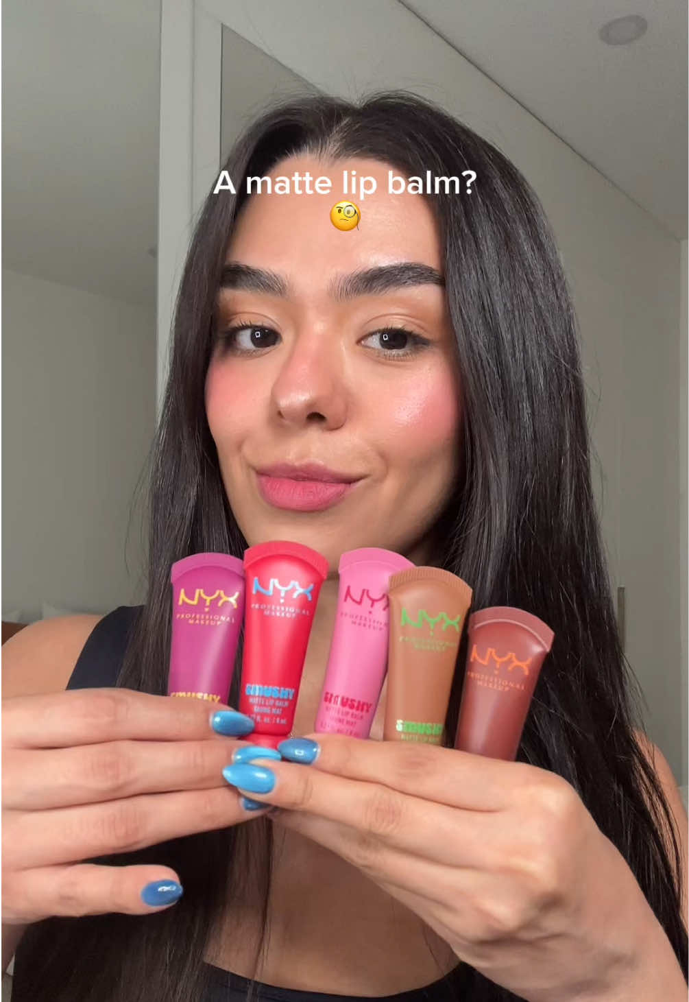 Smushy 🍉🍇🍬🍮🍫 These matte lip balms have a really interesting texture! They blur the lip lines, keep my lips hydrated and give me a subtle tint ☺️ plus each one has a super yummy scent 🤤 I have a theory that they’d work as blushes too! I’ll try that out next time💖  @nyxcosmetics_uk  #gifted #matteliptint #lipbalm #nyxsmushy 