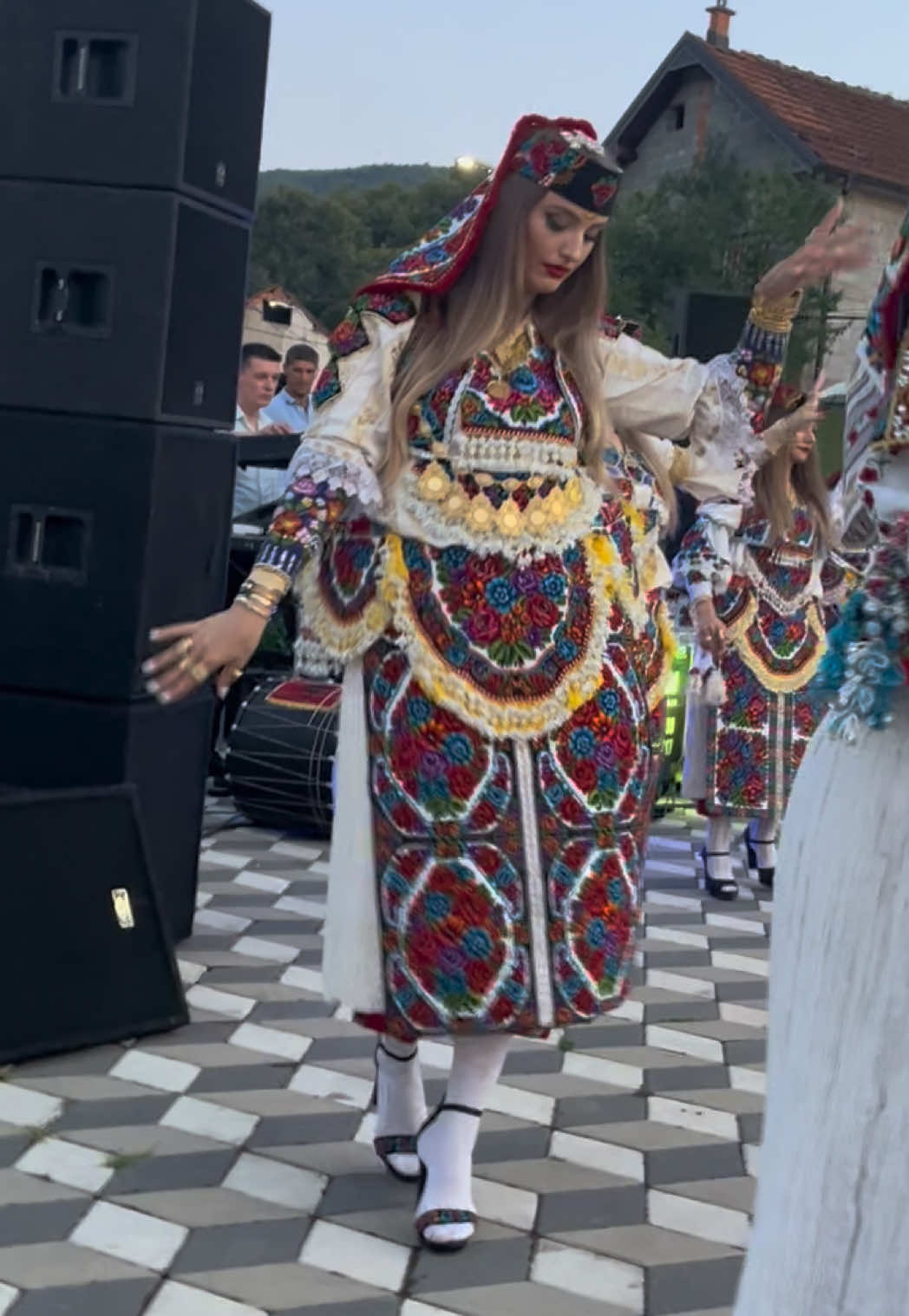 Low-key it suits this song😂 #fyp #hasi #dasmatshiptare #traditional #nusehasjane 