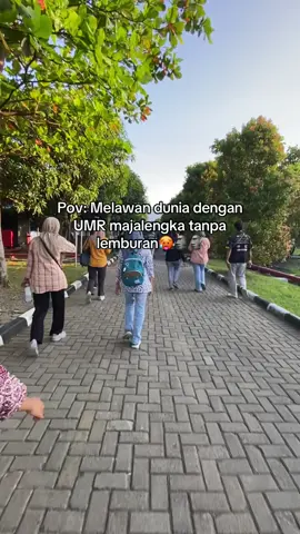 Pt mana aja absen yang sepi lemburan cung?? 🥵🥵 #umrmajalengka #ptshoetownkasokandelindonesia #buruhpabrikterhitzzz #buruhpabrikmajalengka #majalengkapride🏴‍☠️ #majalengka #fyp #masukberanda 