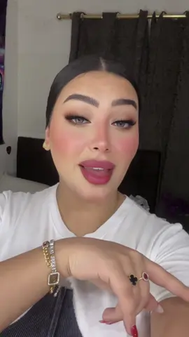تاريخك كلو فضايح و اللي فيكي تجيبي في غيرك 😂