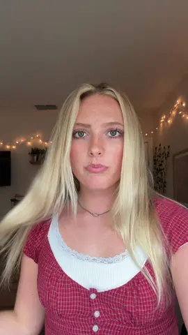 I decorated my room for fall but you cant see in this video