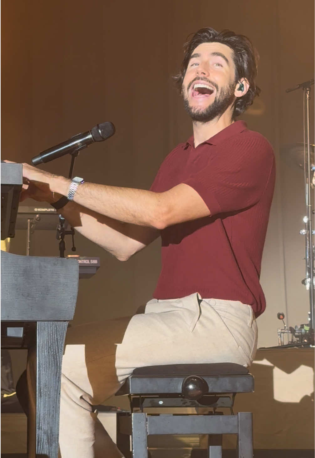 Kennt ihr dieses Gefühl nach einem Konzert ? 🥹 Man ist voller Glück, weil es so toll war und gleichzeitig total traurig, weil es vorbei ist.  @alvaro soler  #alvarosoler #concert #sofia #fangirl #alvi 