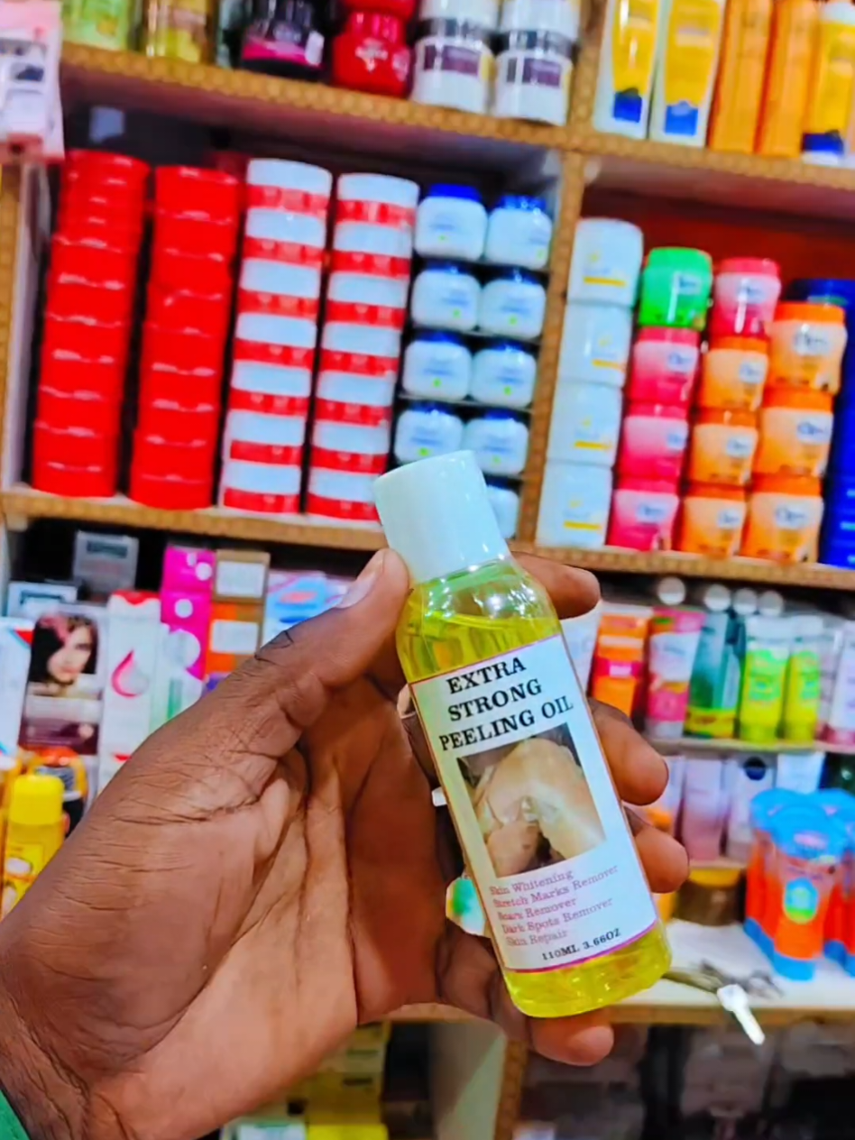 #CapCut زيت التقشير قوي جداً أو زيت تقشير فائق القوة [1، 3]. يشير المصطلح إلى منتج للعناية بالبشرة يستخدم لإزالة خلايا الجلد الميتة والبقع الداكنة وعلامات التمدد، مما يكشف عن بشرة أفتح وأكثر نعومة وتوحيدًا [1، 2]. ما هو زيت التقشير القوي جداً؟ هو زيت مقشر طبيعي أو كيميائي مصمم لتقشير الطبقة السطحية من البشرة بلطف [4، 8]. فوائده الرئيسية: تفتيح البشرة: يساعد على توحيد لون البشرة وتفتيحها، كما ورد في Snoonu.  إزالة البقع الداكنة: يعمل على إزالة البقع الداكنة الناتجة عن الشمس أو التصبغات الأخرى.  تقليل علامات التمدد والندوب: يساعد في تقليل ظهور علامات التمدد والندوب على البشرة، مما يجعلها تبدو أكثر نعومة [1، 2]. تجديد البشرة: يدعم تجديد خلايا الجلد الطبيعي ليكشف عن بشرة جديدة، ناعمة، ورطبة [1، 4]. #الشعب_الصيني_ماله_حل😂😂  @elmaestro 