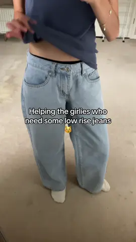 These jeans for the fall time tho 🤭