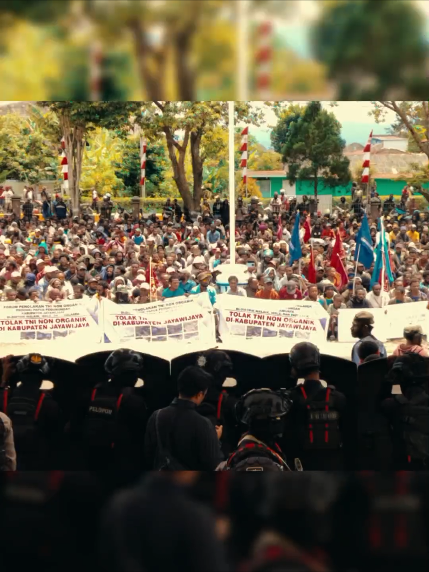 Terima kasih kepada seluruh elemen mahasiswa dan masyarakat yang menyelesaikan demo damai, aman dan kondusif. Wamena, Kabupaten Jayawijaya.🇮🇩 #brimobuntukindonesia  #polriuntukmasyarakat 