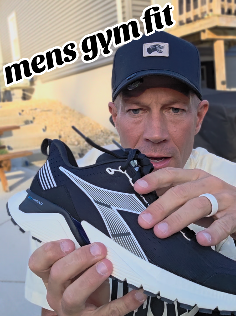 mens gym fit of the day.  ##titokshopcreatorpicks  #tiktokshopbacktoschool  #creatoricons 