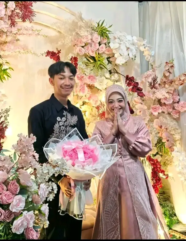 akhirnya yang ku tunggu-tunggu,  udah lamaran,langgeng terus @NAMANYA EKA @ZIDAN ALFARIKH 