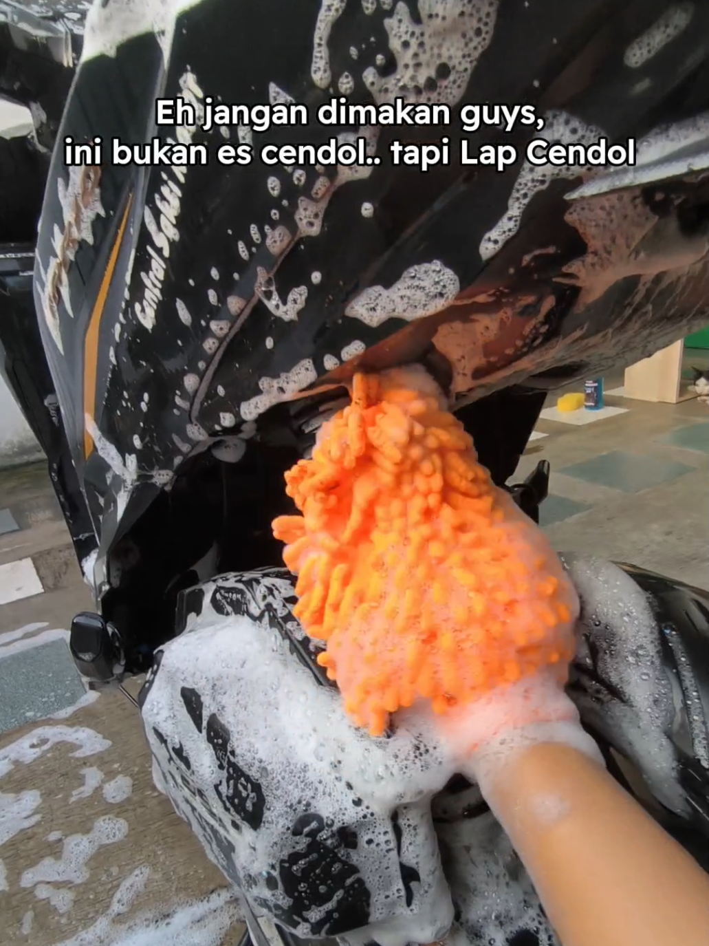 eh jangan dimakan guys, dikira ini es cendol padahal ini lap cendol 🤣 #fyp #foryou #lapmicrofiber #sarungtangancendol #perawatankendaraan 