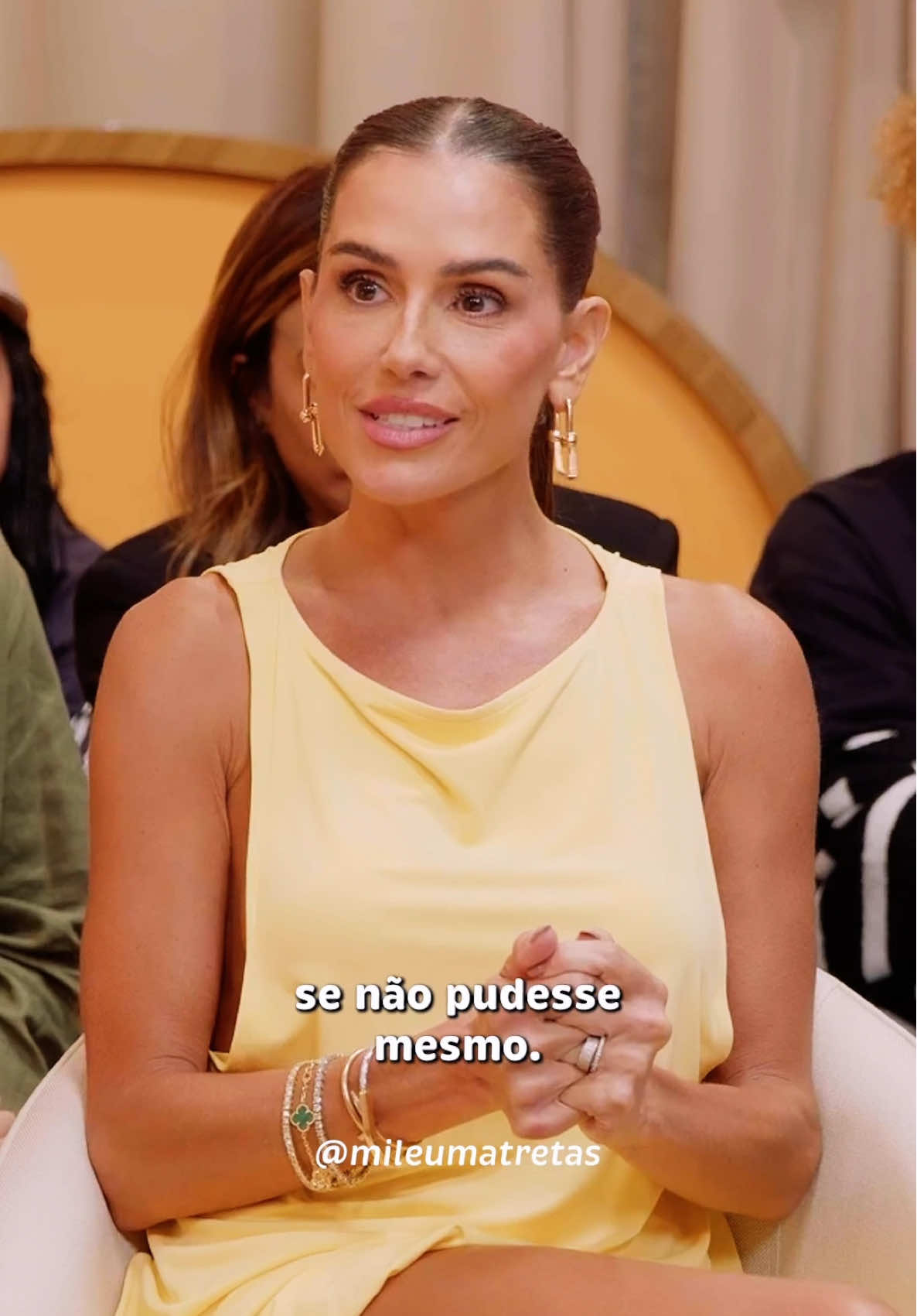 Tive a honra de participar de uma conversa linda sobre maternidade, pré-adolescência e muitas outras tretas ao lado das queridíssimas @Julia Faria @Thaila Ayala e @Dra Ana Escobar. Rimos, nos emocionamos e nos divertimos demais... e o resultado tá imperdível! Corre lá no YouTube do @Mil e Uma TrETAS pra assistir e me conta aqui o que achou! #podcast #fy #fyp #4u #4you 