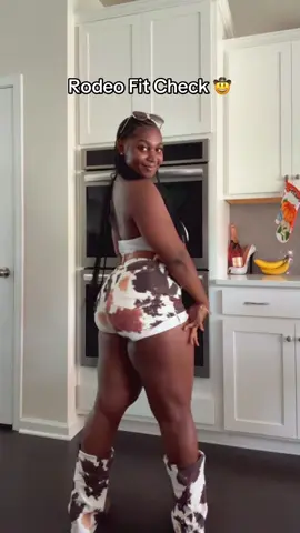 Ok this look might be in my top 3 🤩 #fieldparty #trailride #linedance #linedancersoftiktok #outfitinspo 