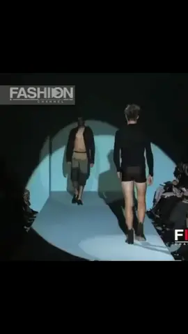 perfect gait #mikecampbell #runwaymodels #90sfashion #psl #malemodel 