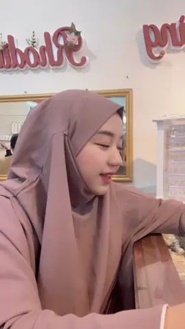 Jangan lupa belanja di @ridha_wearingnew dear 🥰. Bantu larisin ya 🫶🏻. Semoga rejeki kalian lancar berkah berlimpah selalu. Aamiin 🤲🏻 #usahadari0 #jualaksesoris #usahaberkah #kalimantan #kalimatantenggah 