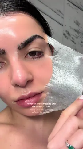A melhor do MUNDO 😱😱😱 além de super hidratante essa máscara tem ativos clareadores, a pele acorda surreal no dia seguinte ✨🏆  Kojic acid turmeric night wrapping mask da @medicube global  #skincare #koreanskincare #mask #pele #skincarecoreano   
