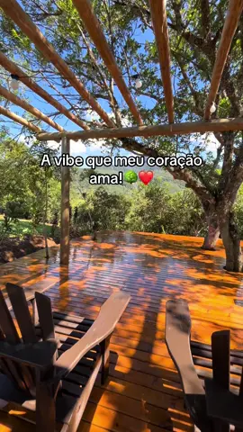 ✨ Já pensou em se hospedar em um lugar onde cada detalhe convida ao descanso e à conexão? No Refúgio Conexão, o Domo Two é a escolha perfeita para quem busca uma experiência única, cercada de natureza, conforto e momentos inesquecíveis. Porque às vezes, tudo que precisamos é exatamente isso: um refúgio para compartilhar com alguém especial. 👉 Marque aqui quem você levaria para viver essa experiência com você. #RefugioConexao #DomoTwo #HospedagemExclusiva #TurismoDeExperiencia #momentosinesqueciveis 