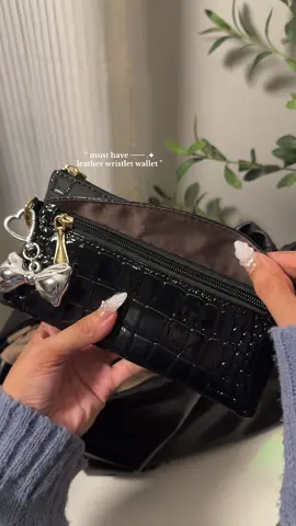 Compact wristlet for you ✨ #wallet #wristletwallet 