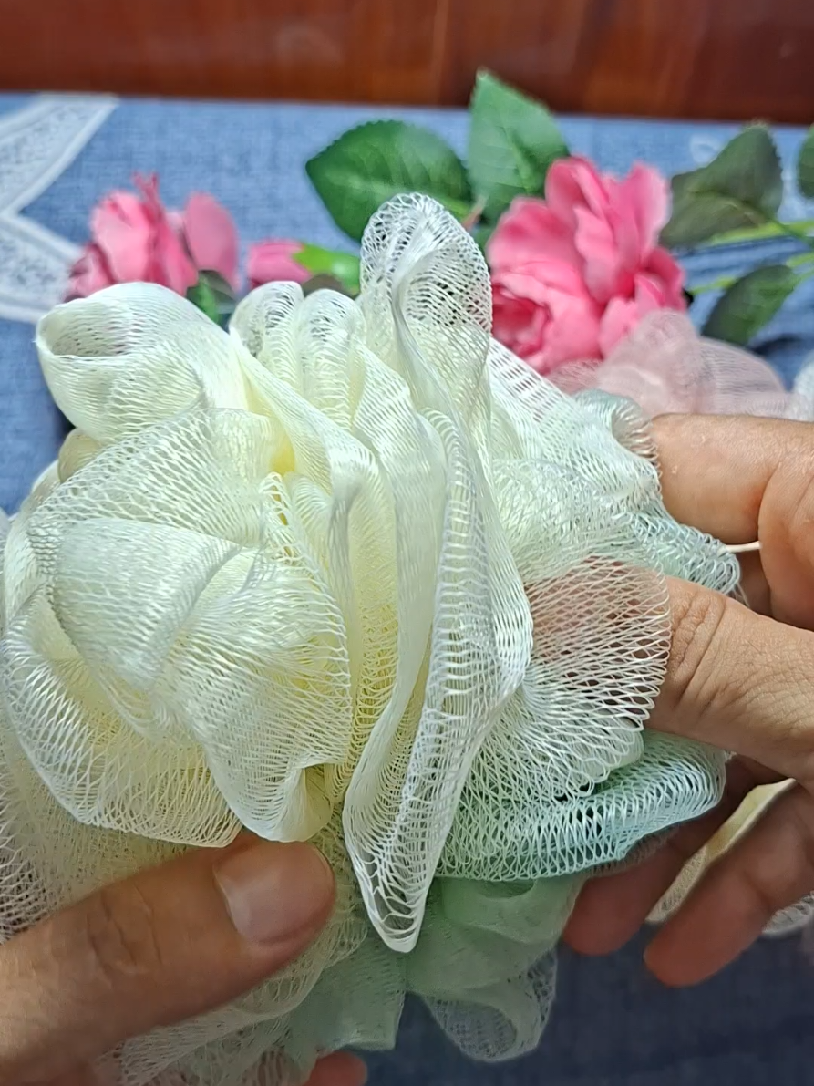 Bông tắm tròn tạo bọt tiện lợi,có quai cầm.#bongtam #bongtamtaobot #bongtamtron #giadungnhatram88 