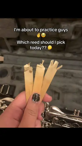 And all of them are moldy so it makes it even better ❤️‍🩹 #clarinet #band #reeds #woodwind #fypシ 