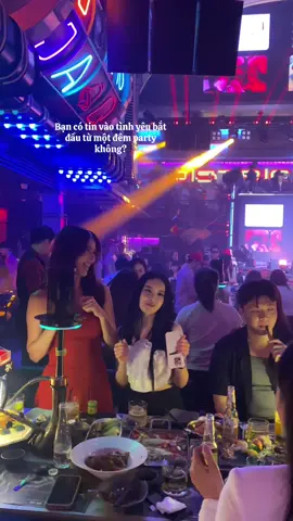 Bạn có tin vào tình yêu bắt đầu từ một đêm party không? #Districtk #Districtkquan1 #Barclubsaigon #Barquan1 #Quanbarosaigon 