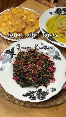 📍Pucuk Ubi Tumis Bunga Kantan✨ 📍 Jantung Pisang Masak Lemak 📍 Telur Dadar Balik kampung haritu mak bagi jantung, pucuk ubi,,lama xbuat tumis dengan bunga kantan.. sedapp wehh..sejuk2 ni lapar aje pulak😅memang berselera🥰 📌 Jom korang 9 September ni Tjean ada buat 🔥 HOT SALE 🔥 korang boleh dapatkan product Tjean dengan DISKAUN sehingga 50% 🥳🥳 dan free gifts ! So jangan tunggu-tunggu lagi! Jom dapatkan sekarang ✨🔥@tjean_online #TJean #TJeanelectricceramicstove #TJean99HotSale #pucukubitumisbungakantan #jantungpisangmasaklemak