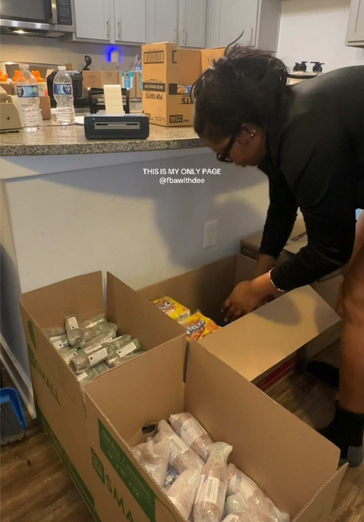 Back at it y’all 👋🏽 I’ve been moving but finally got another FBA shipment going out 📦 If you’ve been thinking about starting your store, do it NOW before the holiday rush hits 💸 Q4 is where the money’s at 👀 Drop what beginner stuff y’all wanna see so I can put y’all on ✨ #howtosellonamazon #amazonbeginnerseller #amazonfbmtips #amazonfbmseller #amazonfbaforbeginners 