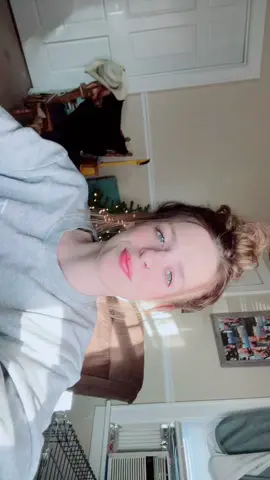 😳🤷‍♀️ #fyp #blowup #foryou #mhm #yeah 