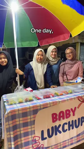 Dari yg jualan online jadi jualan d tontonan 😂