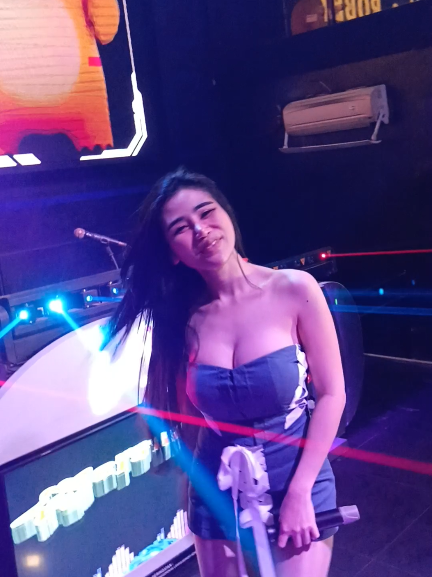 Gampang di Akses aja..!! wkwkwk... perform by : @DJ DEWI OTM IBIZA  #glamourcafeandkaraoke  #glamourpeople  #tubanparty  #tubanbelumtidur 