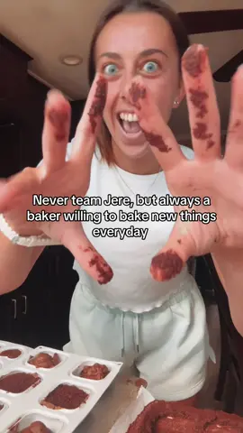 Jere’s $750 two tiered mirror glaze cake coming soon! #fyp #baking #tsitp #jeremiahfisher 