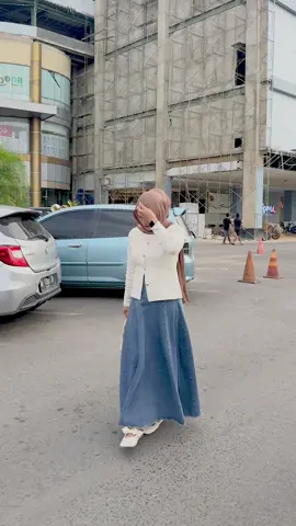 Outfit jalan pakai rok #tiktokviral #tiktokviralvideo #OOTD 