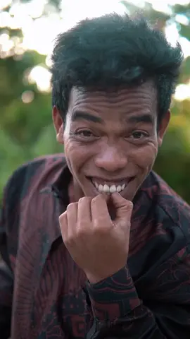 Aku tau isi hati kalian mau bilang tampan sekalikan?