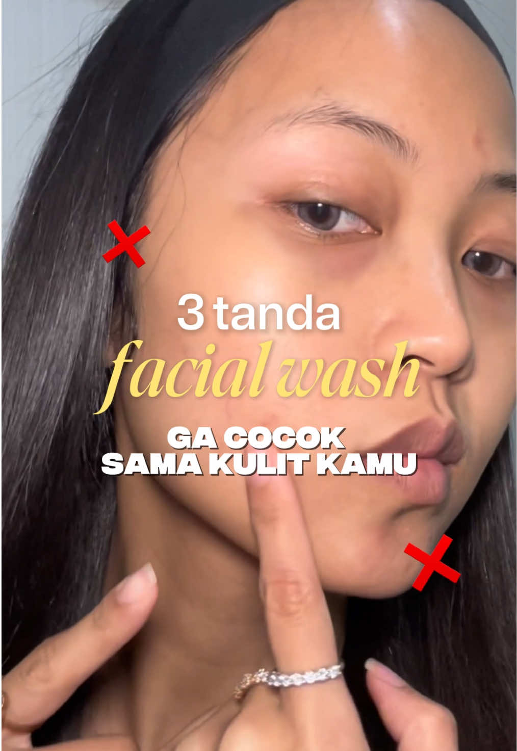 Kering & keset after cuci muka? 👀 Hati-hati bisa jadi cleanser kamu gak cocok buat skin barriermu! Ganti ke #somethinc Jelly Cleanser yang super Gentle di kulit 🩵🫧