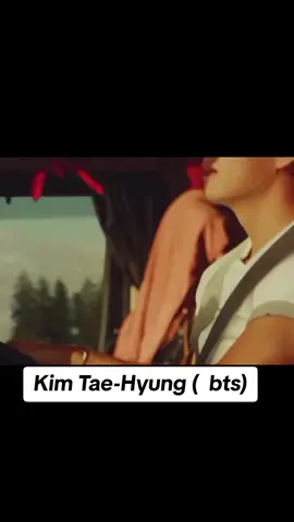 * Kim Tae-Hyung. de BTS. Post. Por Instagram Un vídeo de la propaganda de CocaCola Zero  03/09/25  #V🐻❤️ #kimtaehyung  #cocacolazero  #paratiiiiii #Fyouuuu 
