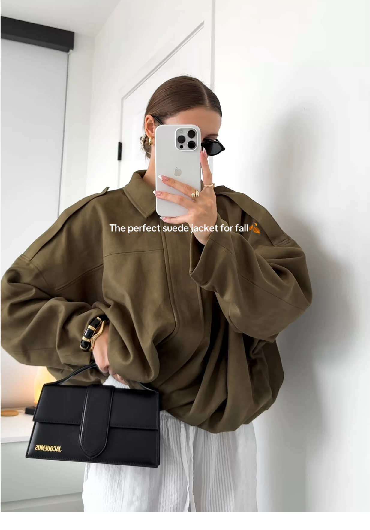 Wearing size M — fits perfectly, super soft suede, and the ultimate fall vibe🍂 #falljacket #autumnstyle #TiktokShopCreatorsPicks #outfitinspo #bomberjacket 