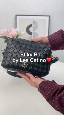 Ayo mana yang kemarin Nanyain Stiky Bag? Nih ready lagi yaaaa. JOIN LIVE AKU SEKARANG🚀 #lescatino #slingbag #taswanita 