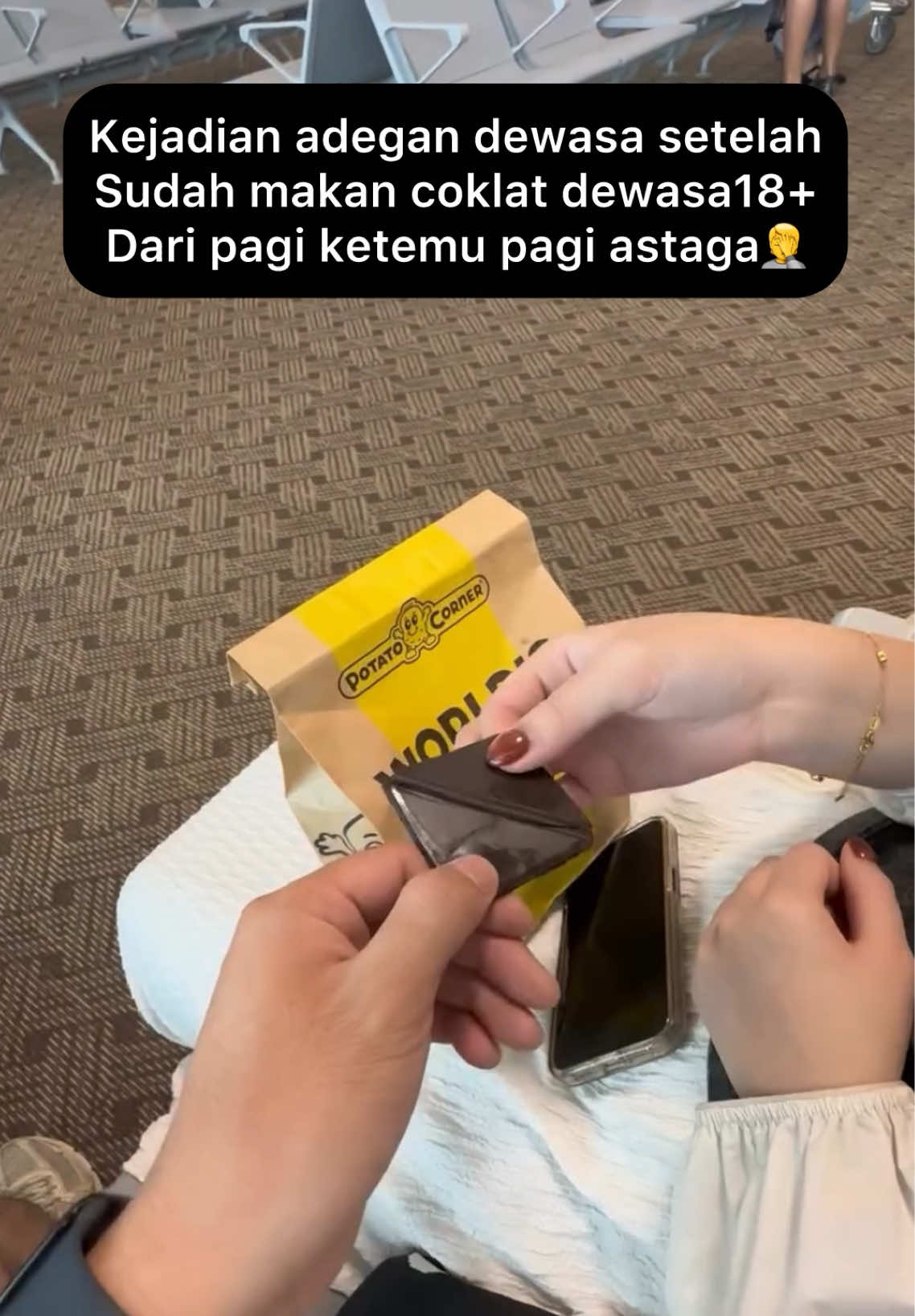 Cek harga nya klik Link di Bio no 03 . . Bagi yg bingung dimana Link Tokonya, ini Panduannya 🤗  Cara 1: 1. Ke profil klik link Di bio  2. Pilih produk pilih No 03 Tag yang butuh ini! Jangan lupa save dan tag/bagikan ke temen2 yg membutuhkan ya 😁👍 #coklat #pecintacoklat #ldr #galau #fyp    