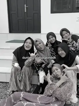 walaupun kadng ada aja  problem nyaa #pondokpesantren #fypシ #tarimhadramautyaman #inggrissong #temanterbaik 