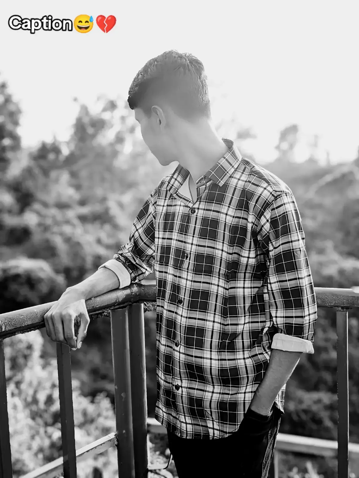 আমি তার প্রথম না দ্বিতীয় ভালোবাসা ছিলাম। ❤️‍🩹 তার মুখে শুনেছিলাম সে তার প্রথম প্রেমিককে অস্পষ্টভাবে ভালোবেসেছিল, তাকে পাওয়ার জন্য কত পাগলামো করে ছিল, কিন্তু তবুও সে তাকে ভালোবাসেনি।! সেদিন আমি শুনে বলেছিলাম এতটা ভালোবাসার পরেও মানুষ কিভাবে ছেড়ে চলে যায়, তার প্রাক্তনের প্রতি এতটা ভালোবাসা দেখে আমি সেদিন তার প্রেমে পড়ে গেছিলাম! 