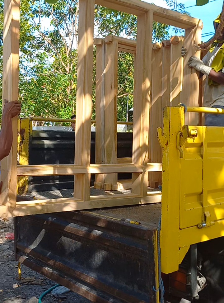 Menerima segala macam pesanan perkusenan anda massehhh, untuk proyek ,untuk masjid kami siap ,  Jl.diponegoro timur kodim sampang #fyp #kayujati #kayusuper #kusen 