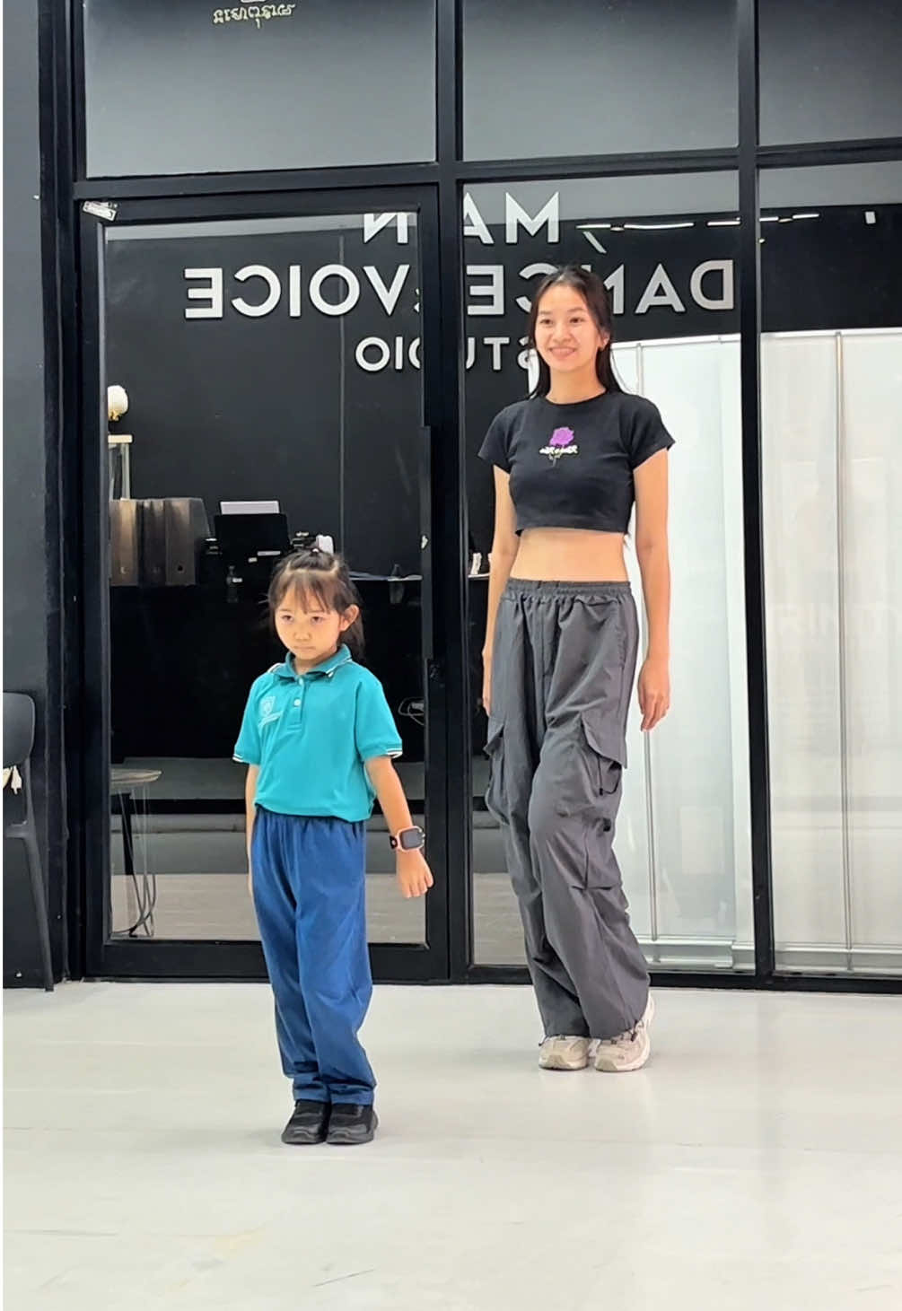 golden w/ baby n’pim #dance #golden #huntrix #maindancestudio 