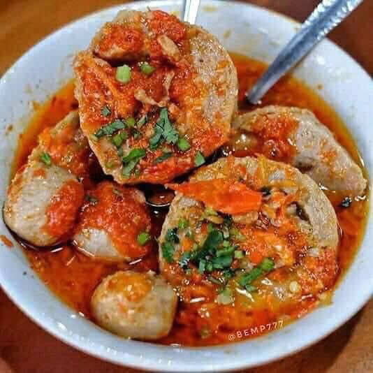 Sambil2 cuci mata tengok mas2 bakso kami sambil kamu makan yaa sedap2 😍 #indofood #indonesianfood #fypシ #fyp #bintulusarawak 