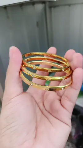 Yuk Di Order ka Gelang Full Bahan Titanium ya ka yang mau dikirim dan COD bisa CO  dikeranjang Kuning ya ka yang mau langsung ketoko juga Bisa ya ka #martapura #kalimantan #fashionwanita #cod 