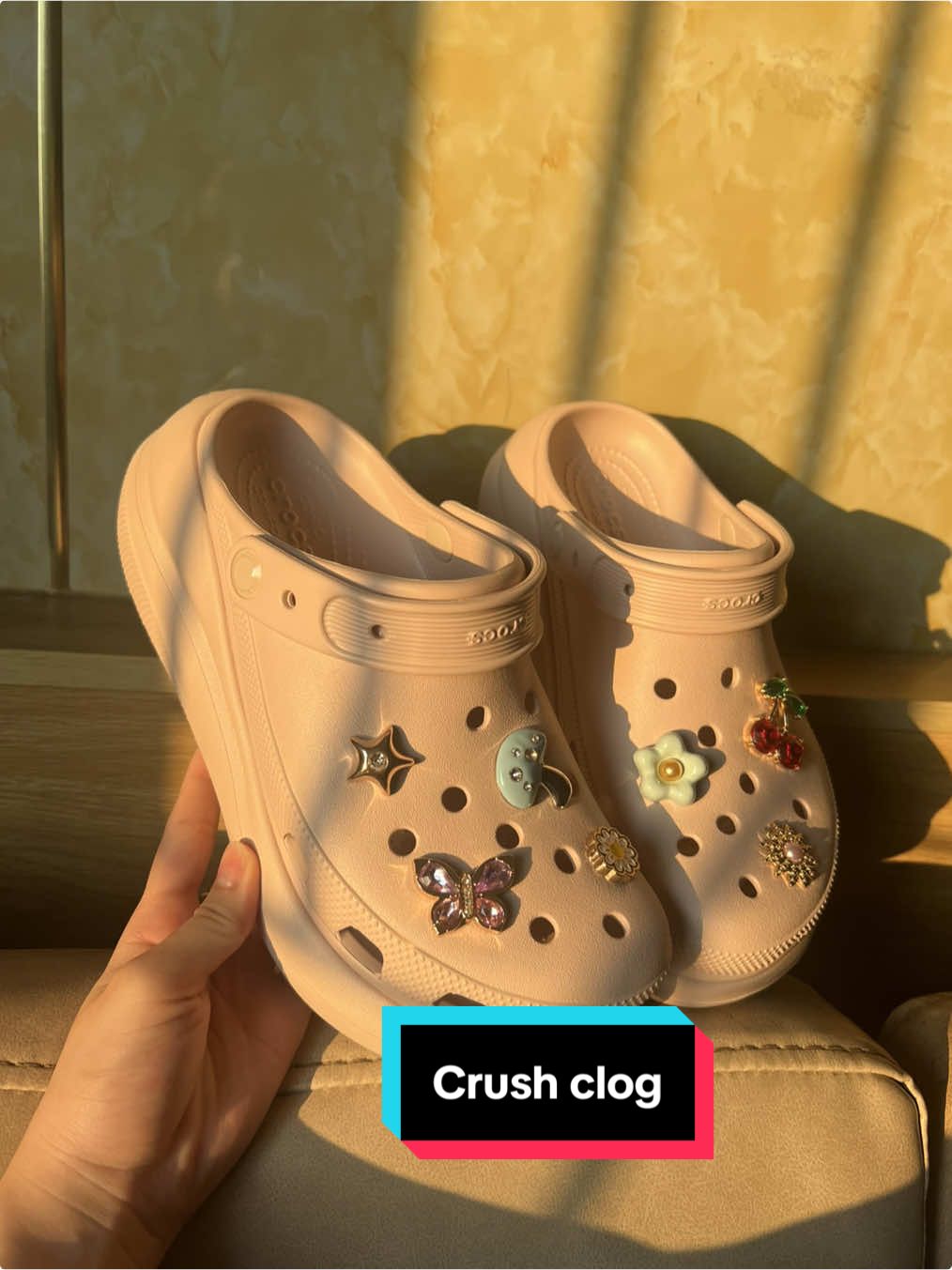 Màu hồng cưng thì thui nhé #crocsxinhiu #crushclog #depxinh #crocs4life #xuhuong