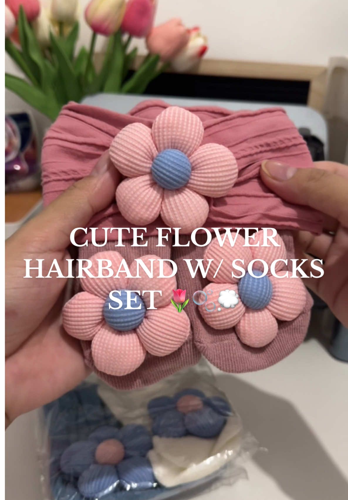 Cute Flower Hairband with Socks Set
༘⋆🌷🫧💭₊˚ෆ #babyaccessories #babyhairband #turban #babyclothes #babygir 