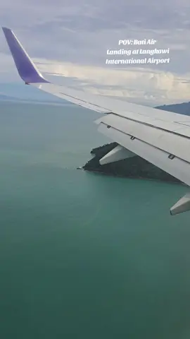flying over Langkawi Island is like entering a tropical paradise from above #langkawiislandmalaysia #langkawiinternationalairport #baticair #traveltiktok #vacationmalaysia 