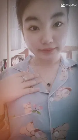 Chỉ mong những lúc mệt mỏi luôn  có người luôn ở cạnh dỗ dành  và quan tâm và quan tâm đến cảm xúc của tôi.