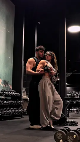 me n u :) @clutchy #gym #GymTok #gymistherapy #gymmotivation #girlswholift #gymgirls 