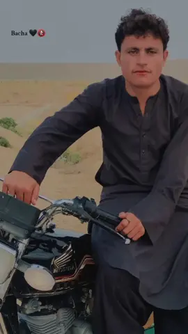 زما د ځـان په څـیــر خـــلــڪ خوښیږي🙂 خـاموش،سـاده،بـې جوړې او یـوازې🥹