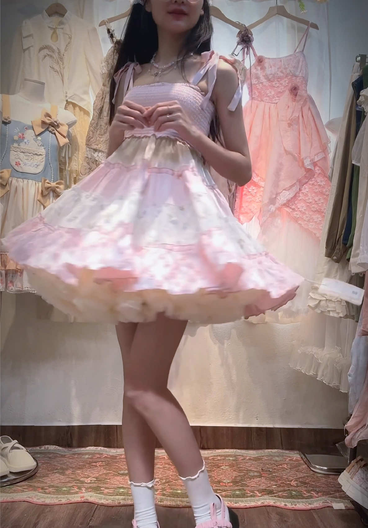Chiếc váy màu ngọt như kẹo giúp tui giống em bé lun 🎀 #setvayxinh 