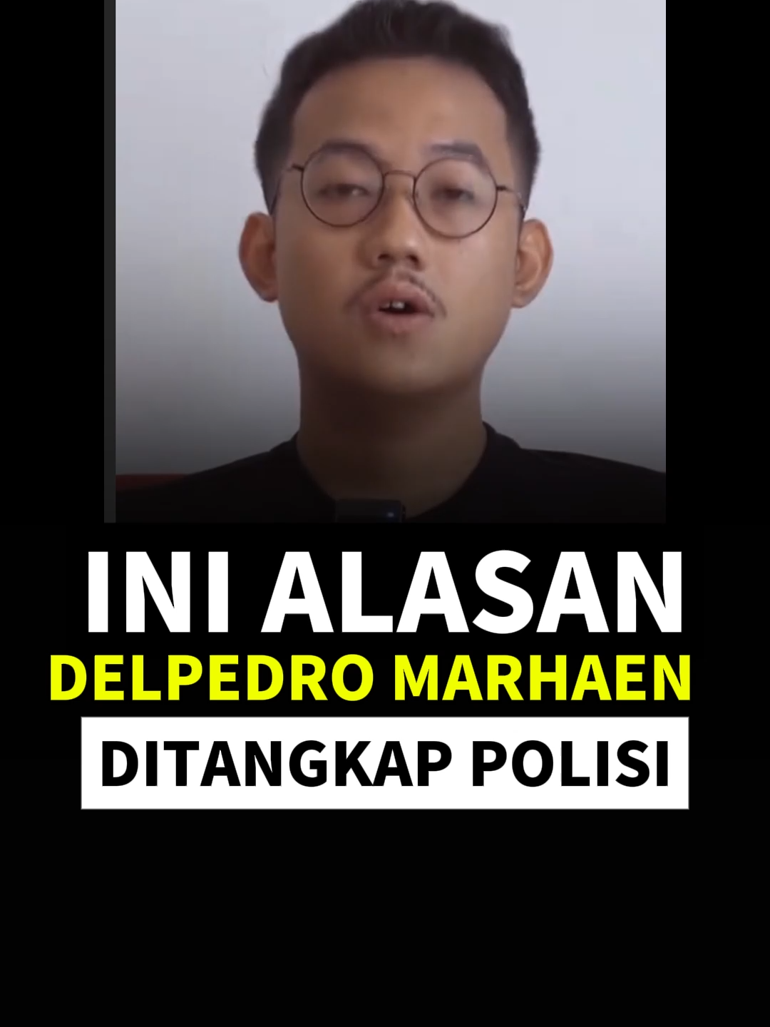 Direktur Eksekutif Lokataru Foundation, Delpedro Marhaen, dijemput paksa aparat Kepolisian Daerah Metro Jaya (PMJ) pada Senin malam (1/9/2025) pukul 22.45 WIB.  Haris Azhar,pendiri Lokataru, menilai langkah penjemputan tersebut sarat intimidasi karena dilakukan di luar jam kerja normal dan sebelum adanya penetapan status tersangka. Menanggapi hal itu, Kabid Humas Polda Metro Jaya Kombes Pol Ade Ary Syam Indradi menegaskan penangkapan dilakukan sesuai prosedur. Ia menyebut Delpedro ditangkap atas dugaan menyebarkan ajakan provokatif dan informasi bohong yang mengarah pada aksi anarkis, termasuk melibatkan pelajar.  “Jadi benar Polda Metro Jaya dalam hal ini penyidik dari Direktorat Reskrimum Polda Metro Jaya telah melakukan penangkapan terhadap saudara DFR atas dugaan melakukan ajakan, hasutan yang provokatif untuk melakukan aksi anarkis dengan melibatkan pelajar termasuk anak,” katanya.  #viral #JCCNetwork #jccnetwork #polri #DelpedroMarhaen